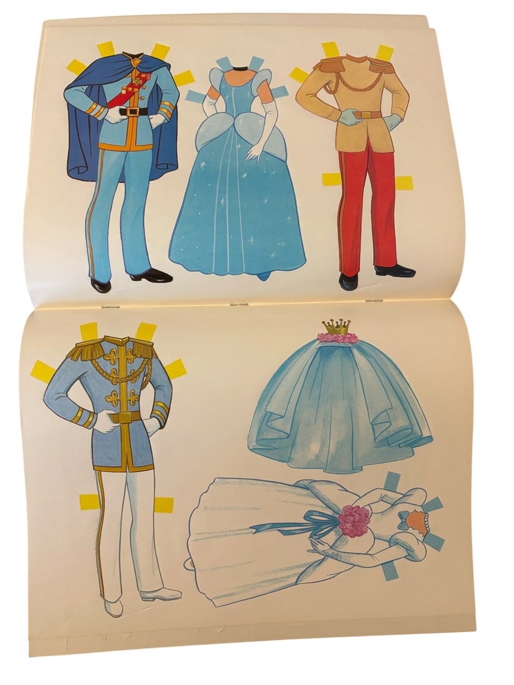 Vintage Walt Disney Classic Cinderella Paper Doll Book Vintage 1989 Uncut - Picture 5 of 9